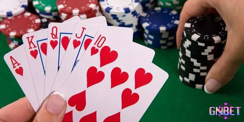 Sảnh rồng trong luật chơi poker bao gồm 5 lá bài có giá trị từ 10 đến át 