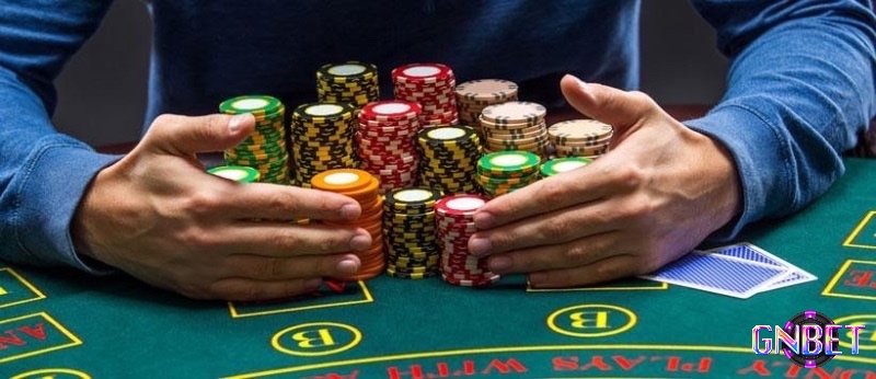 Hệ thống Fibonacci trong baccarat, với cách tăng cược theo dãy số Fibonacci sau mỗi lần thua và giảm cược sau mỗi lần thắng